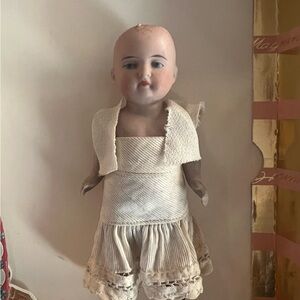 Lot of 8 vintage dolls